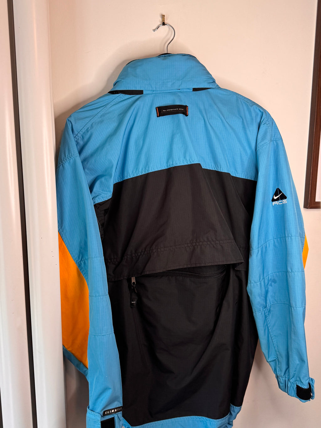 Nike ACG Jacket Large