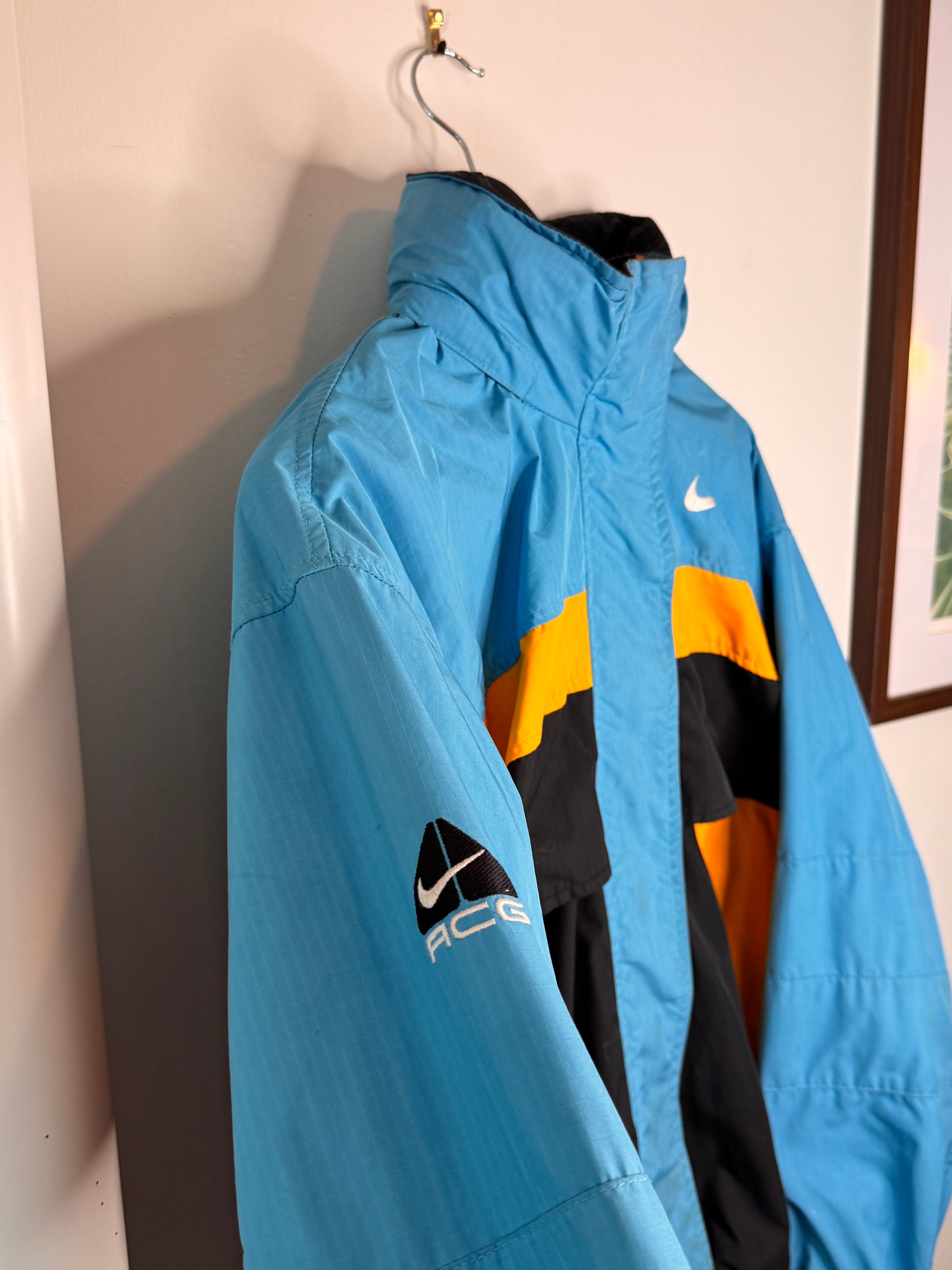 Nike ACG Jacket Large