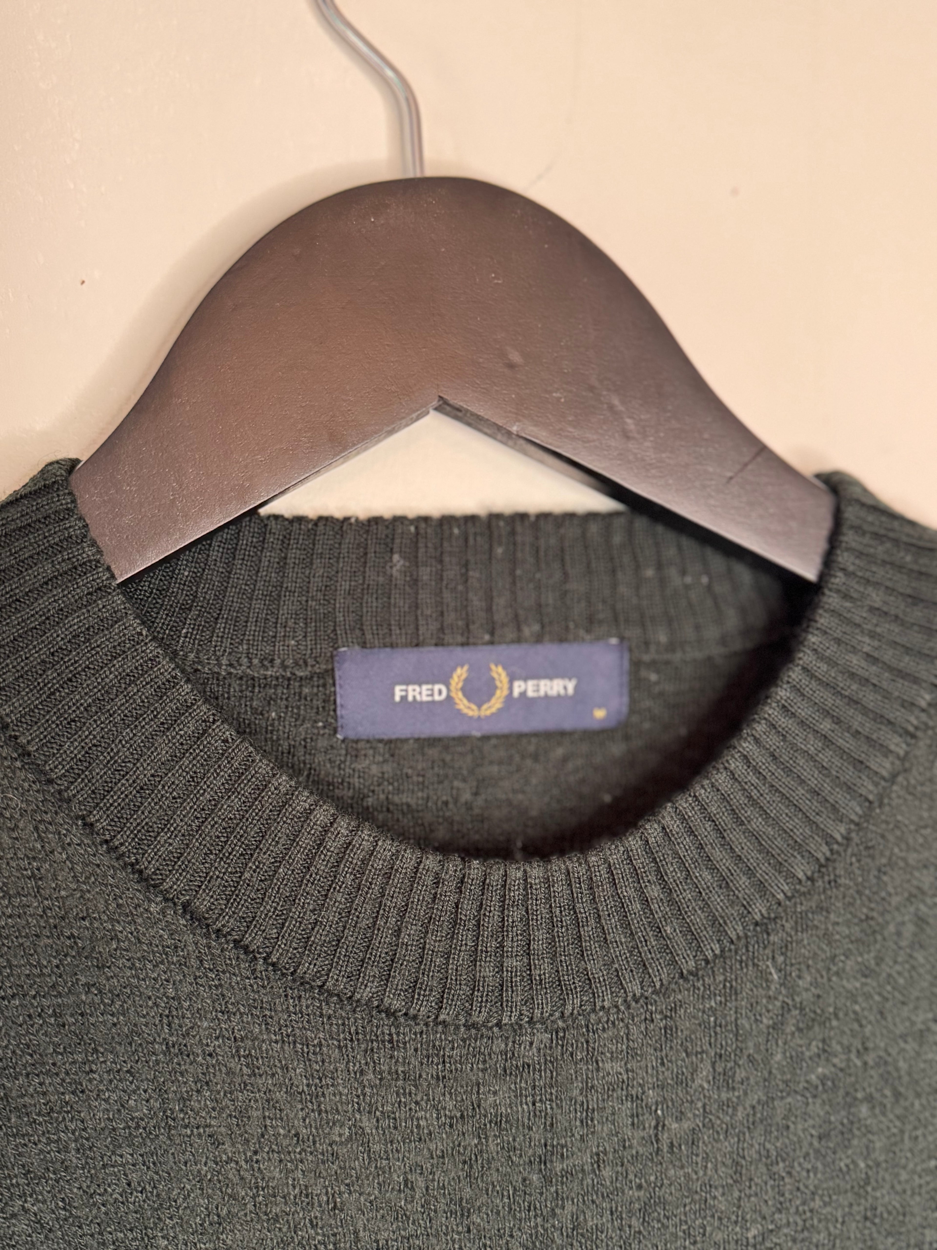 Fred Perry Sweatshirt Small